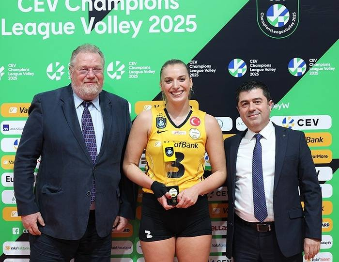Cansu Özbay'ın dönüşü muhteşem oldu. Büyüledi - Fotoğraf: 5